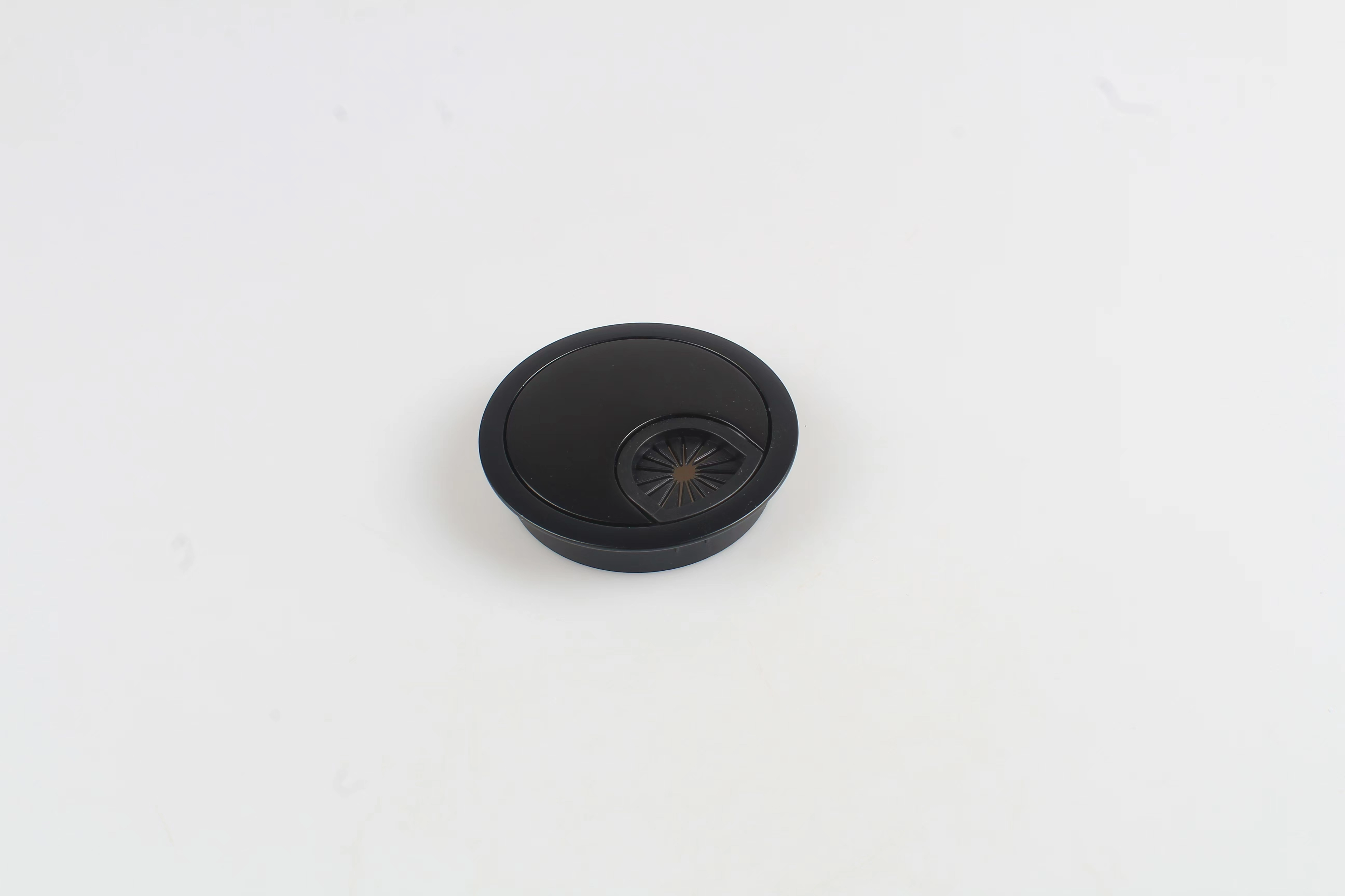 [KDE-BLK-60MM] Täcklock, kabelgenomföring 60mm metal, Svart